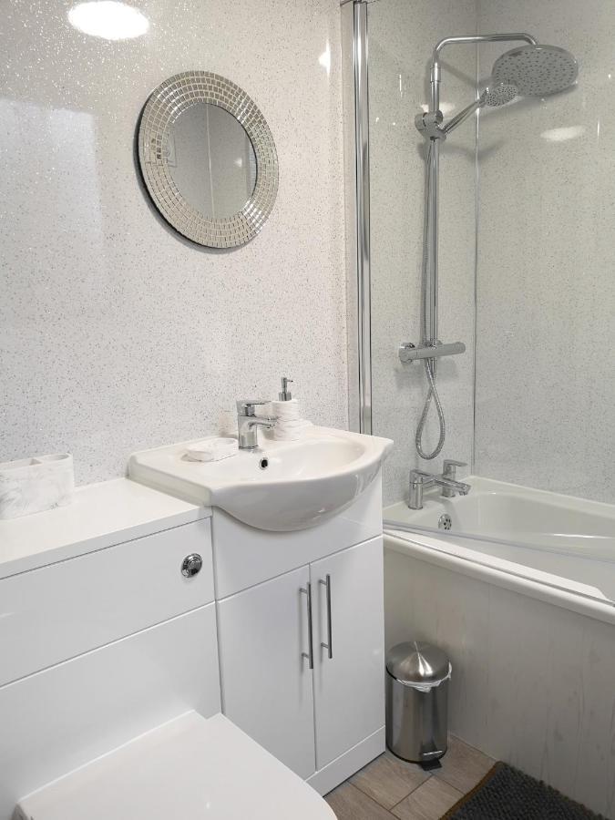 Adrian House, Near Hospital, Easy Parking + Garden Leilighet Carlisle  Eksteriør bilde